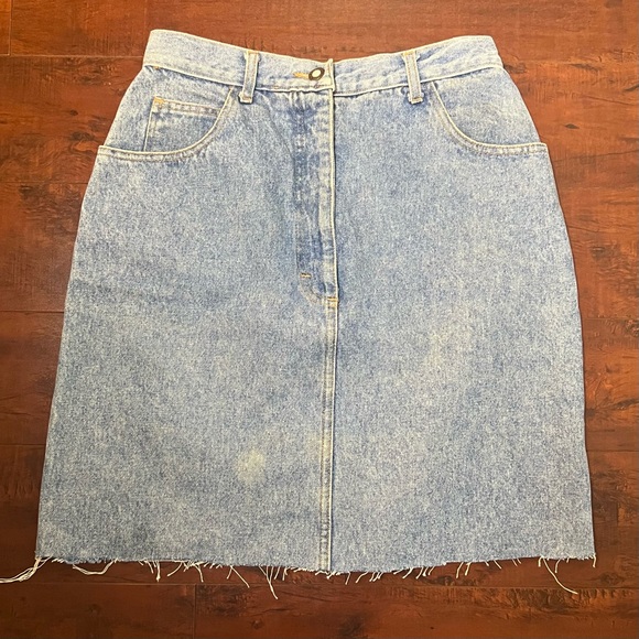 VINTAGE Denim Mini Jean Skirt Rica Lewis Raw Hem Vtg Size 44 / US 12 - Picture 2 of 10